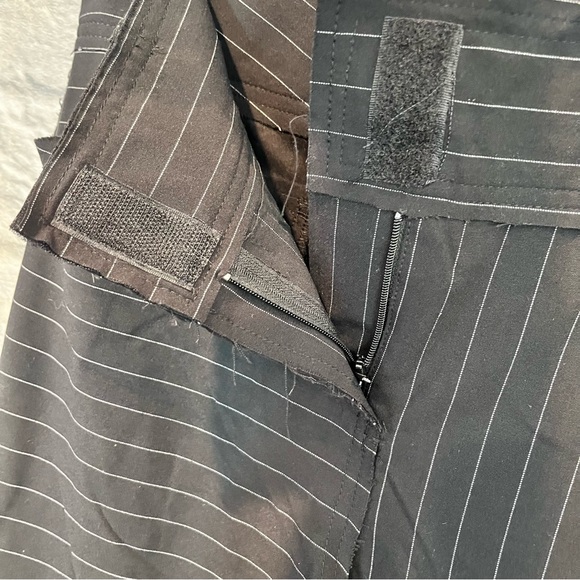 Norma Kamali size 4 Pin Stripe Raw Edge Wide Leg Hook & Loop Closure Trousers - Picture 8 of 10